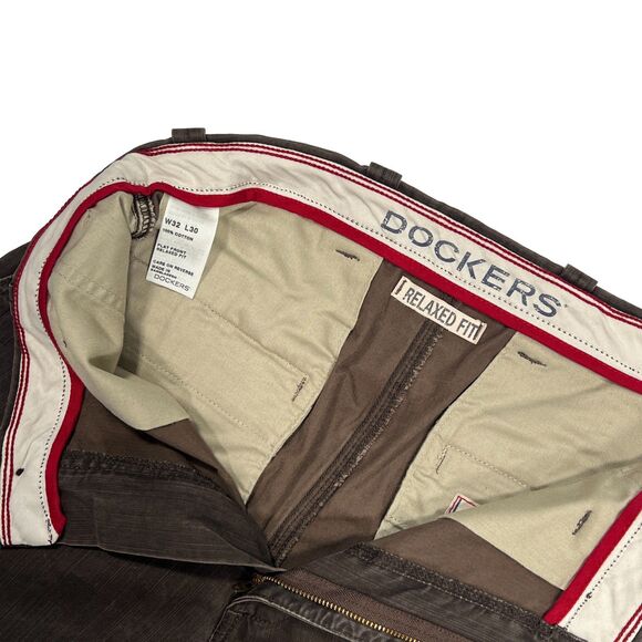 Dockers Relaxed Fit Cargo Flat Front Outdoor Utility Pants - Picture 3 of 8